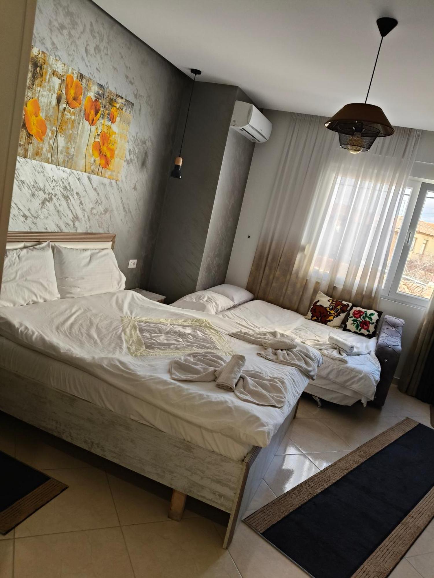 Ajilin Hotel Rooms Görice Oda fotoğraf